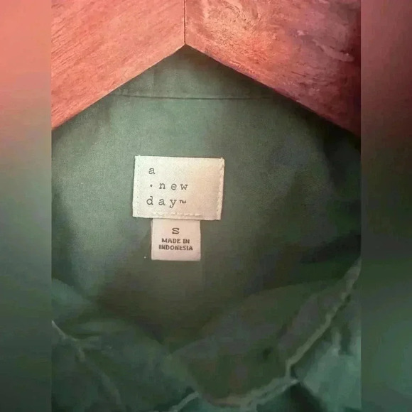 A New Day, Target, Women’s Oversized Forest Green Button Down, Size Small. - Picture 4 of 4